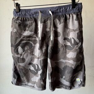 Vuori Men’s Swim Trunks/Activewear Shorts Size M. Camo with blue detailing.